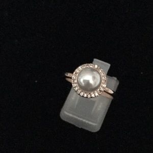 Rose gold cultured pearl ring